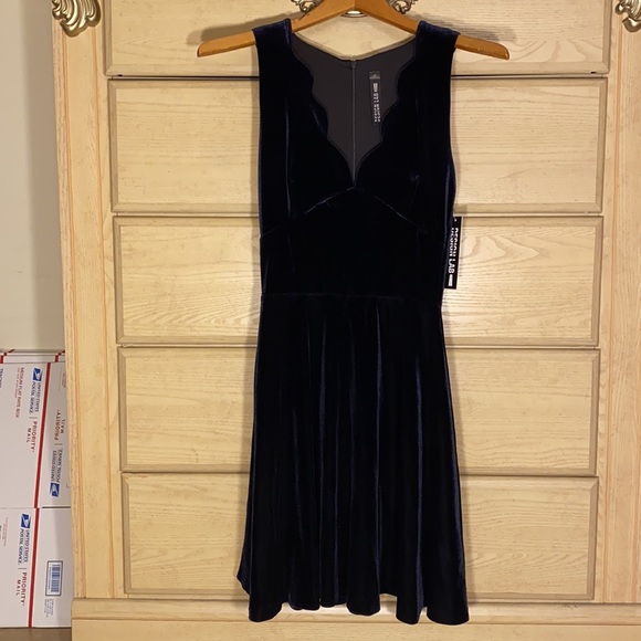 NWT Lord and Taylor Design Lab blue velvet winter party dress - Picture 4 of 8